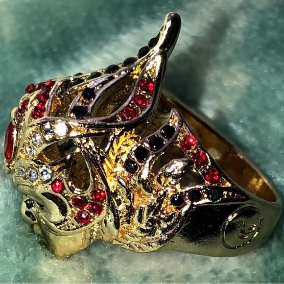 NEW💎Crystal Mask Ring💍 - Picture 4 of 4